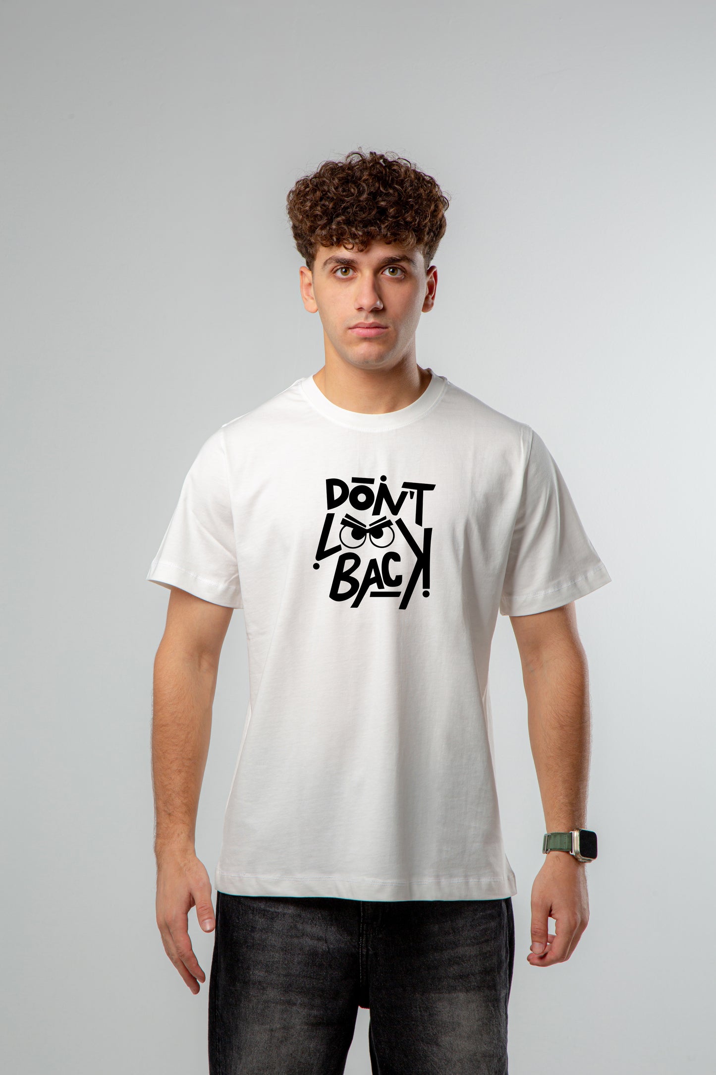 Don't look Back - Regular Fit T-Shirt  (printed).